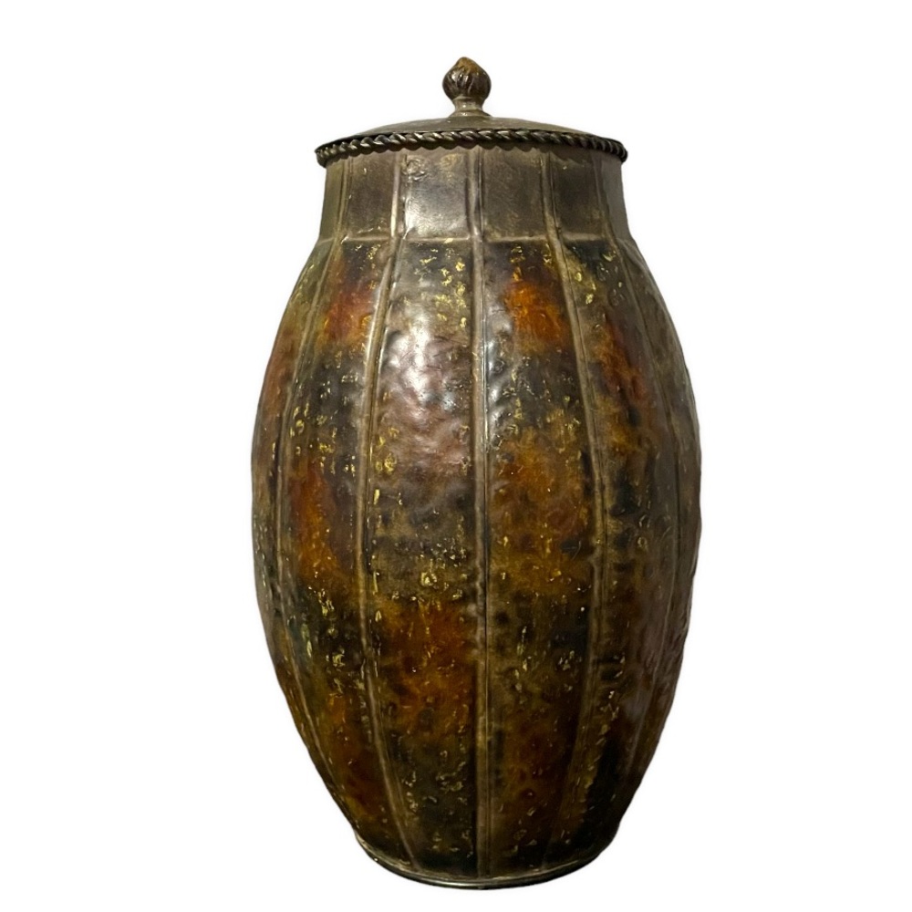 Metal vase with lid for home decor and storage
